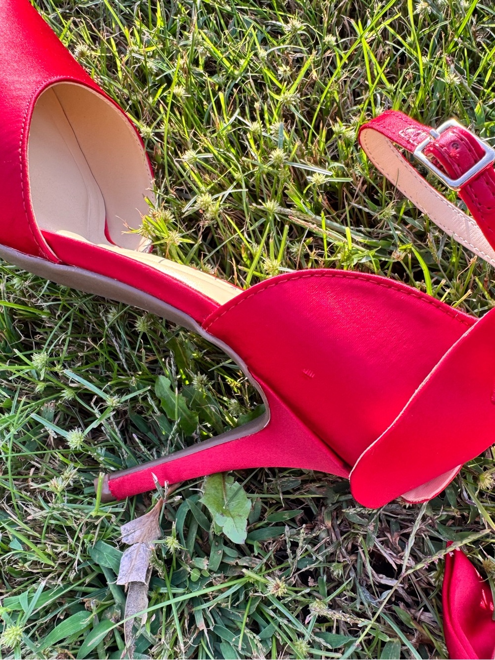 Jessica Simpson red bow point-toe heels - Picture 6 of 6